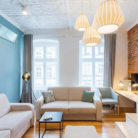Apartment Rynek Stare Miasto 5a - Klima Netflix
